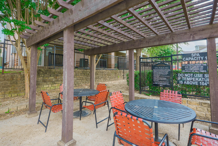 Overton Park Townhome Apartments apartment photo