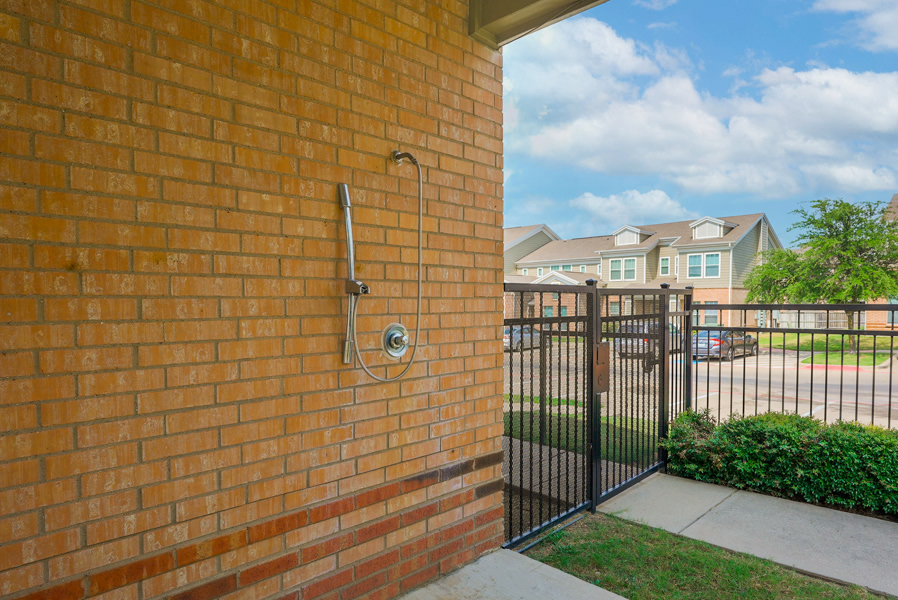 Overton Park Townhome Apartments apartment photo